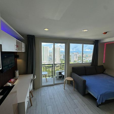 Modern & Comfy Studio - Steps From Ayala Mall, Cebu City Exterior photo