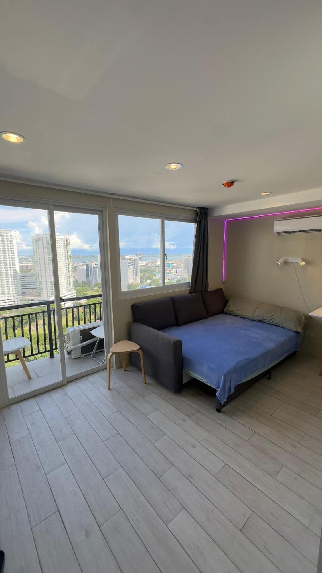 Modern & Comfy Studio - Steps From Ayala Mall, Cebu City Exterior photo